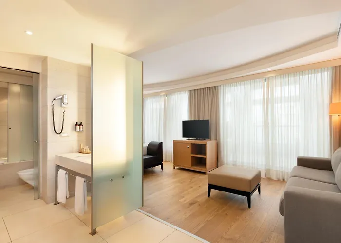 Precise House Mantegna