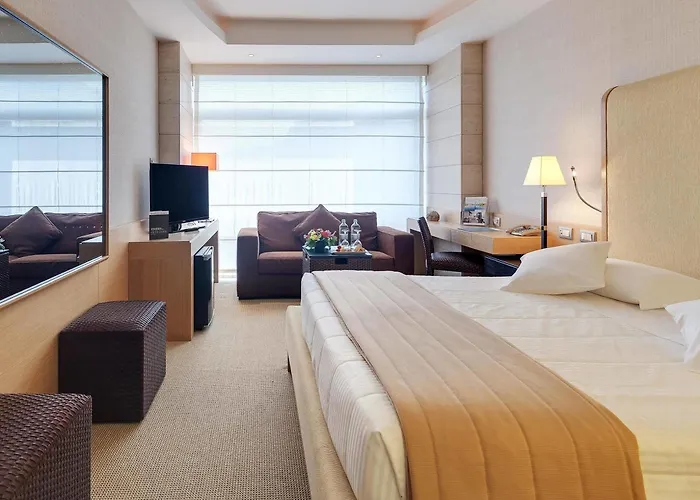 Precise House Mantegna