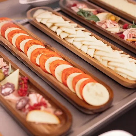 Hotel Precise House Mantegna 4*