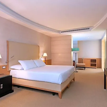 Precise House Mantegna Hotel 4*