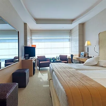 Hotel Precise House Mantegna 4*