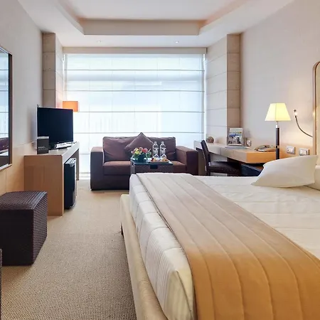 Precise House Mantegna